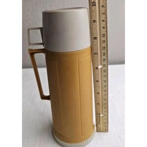 Vintage 1980s Yellow Glass Lined 22F Thermos 722 Stopper